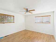 CAM03641G0-PR0049-STILL009